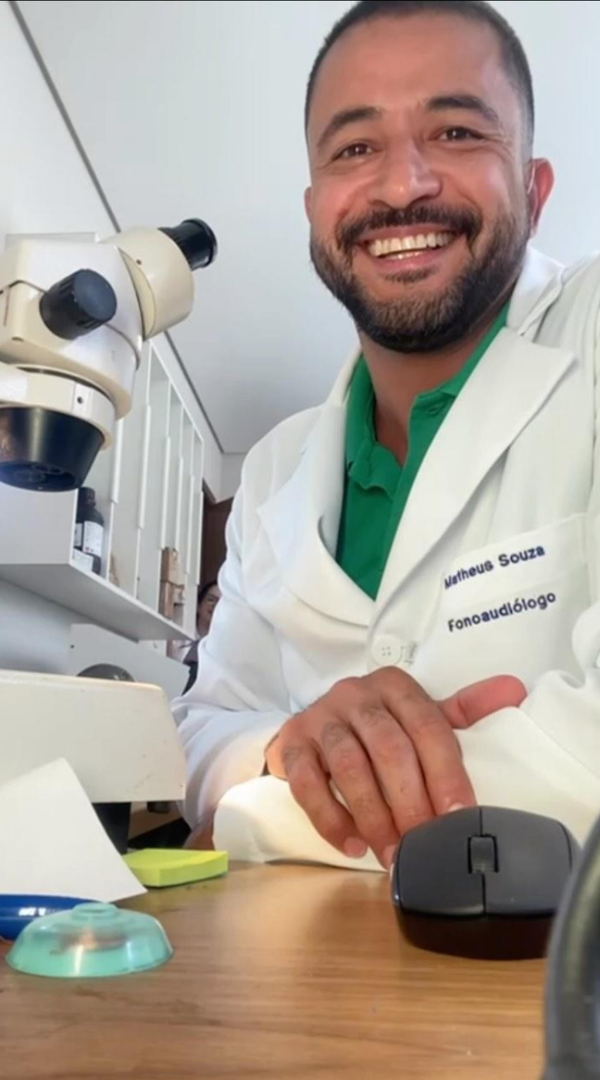 Foto do Fgo. Matheus Freitas no Laboratório